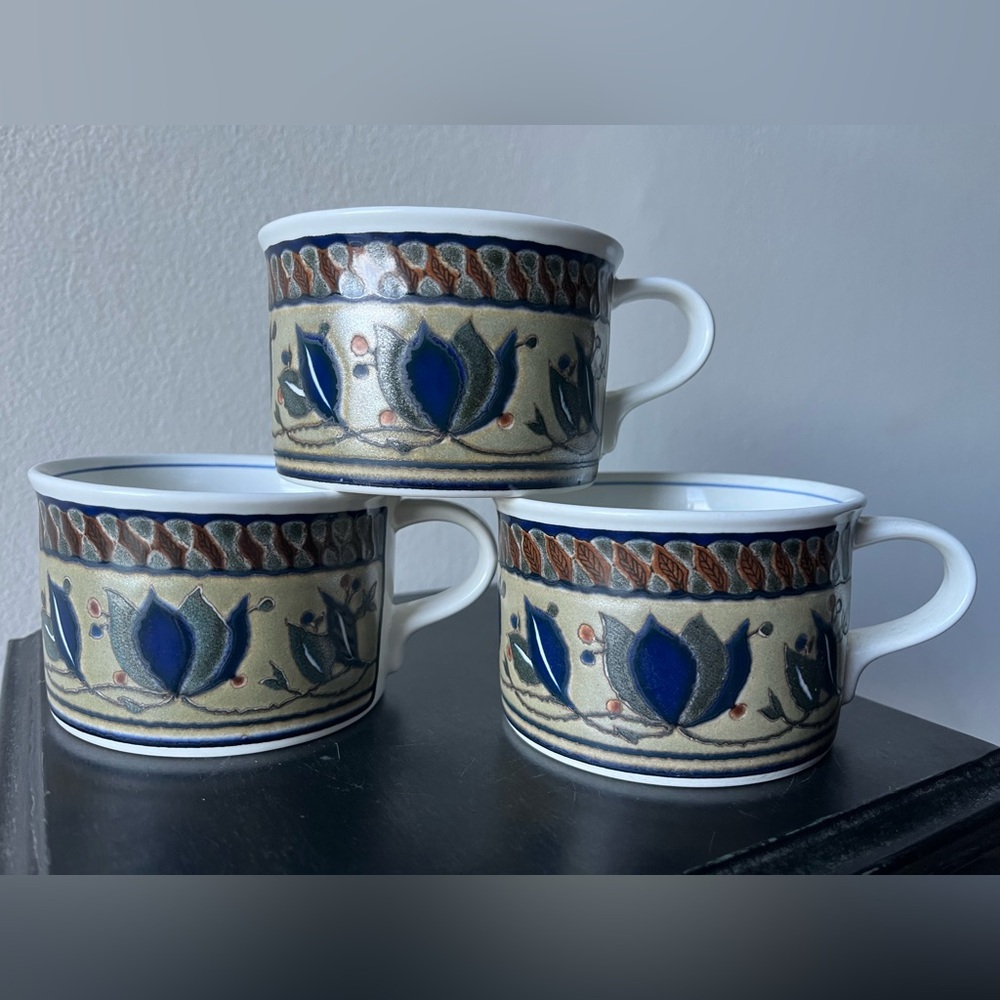 MIKASA Intaglio Arabella Collection (3) Flat Cup Set